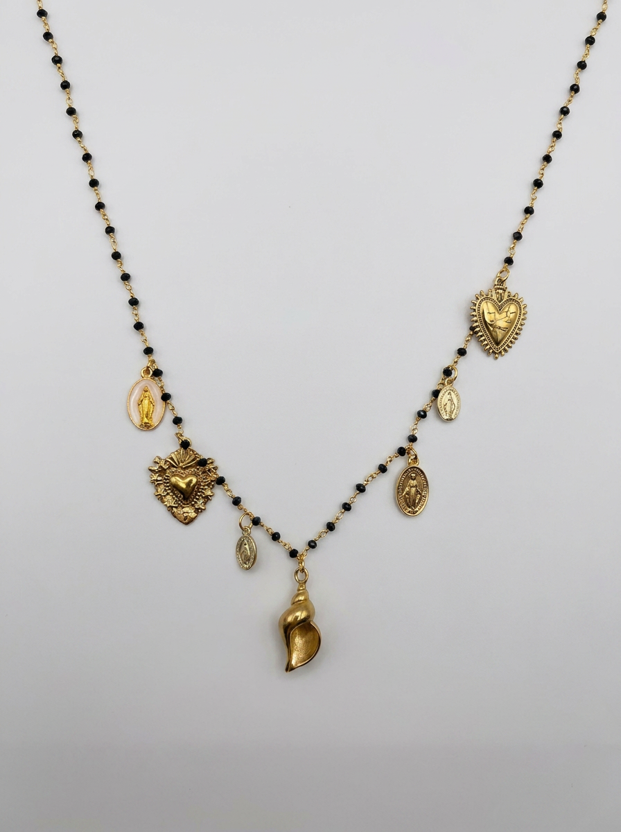 Collana conchiglia e madonnina cuore tanti ciondoli