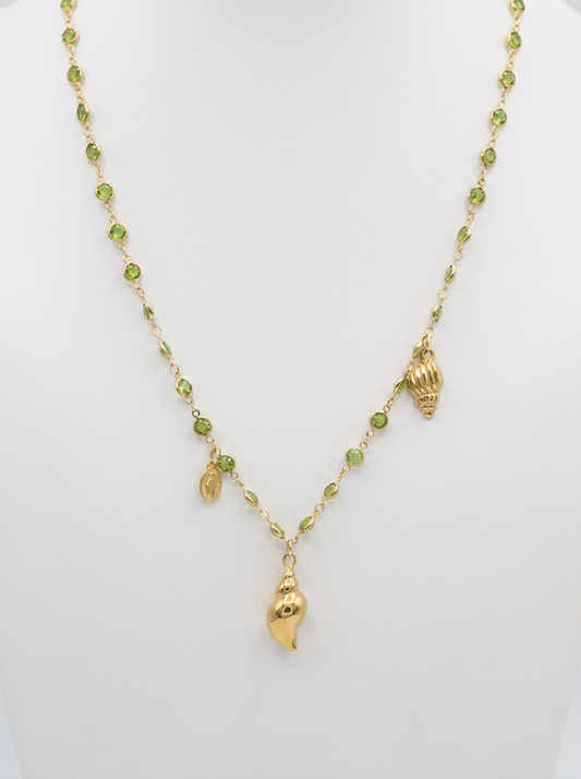 Collana base verde e conchiglie varie dimensioni