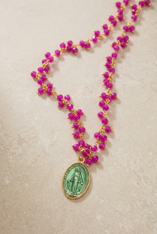 Collana base fucsia e madonnina verde